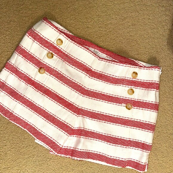 NEW CANDY CANE SHORTS BY LOFT SIZE 4 - Picture 1 of 1